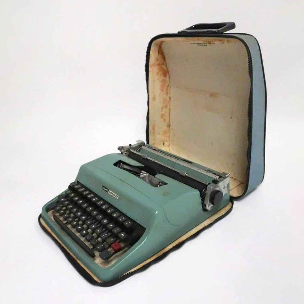 Philip Roth's Olivetti typewriter with case