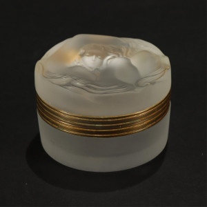 Image for Lot Lalique Daphne Powder Box