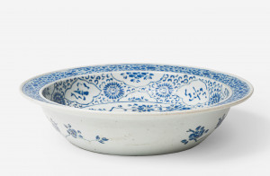 Image for Lot A Large Chinese Export Basin likely 19th Century