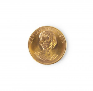 Image for Lot 216k Gold American Arts Commemorative Medallion