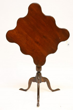 Image for Lot Federal Style Mahogany Tripod Table