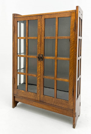 Image for Lot Gustav Stickley - Double-Door China Cabinet (model 815)