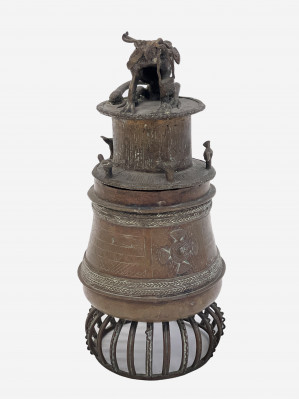 Image for Lot Ashanti, bronze Kuduo container
