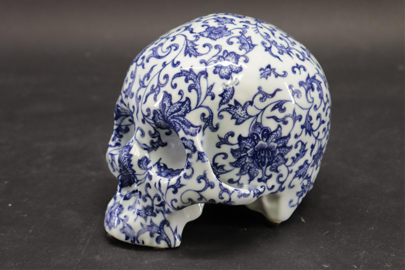 Huang Yan, b. 1966/8, Chinese Porcelain Skull