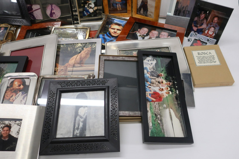 40 Photo Frames in Various Material