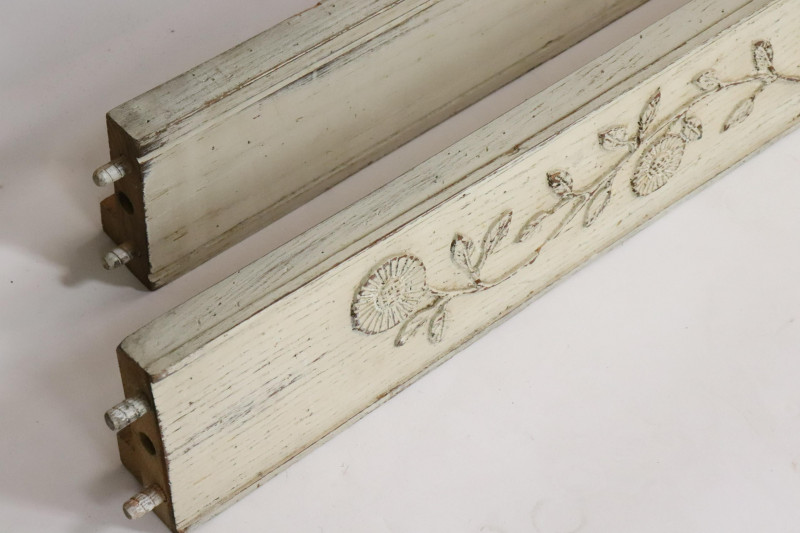 Louis XVI Style White Painted Day Bed