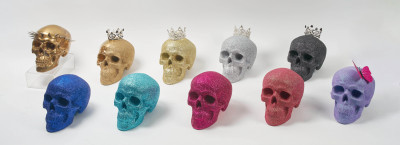 Unknown Artist - Group, ten (10) skulls