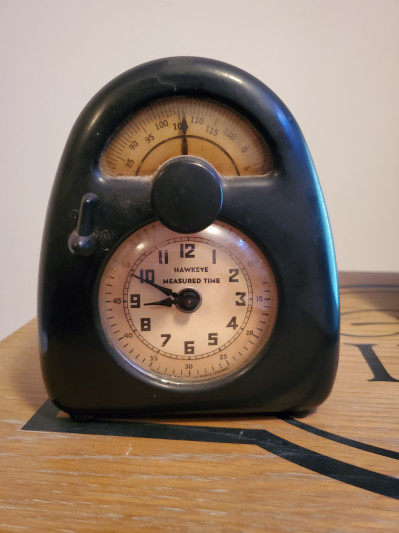 Image for Lot Isamu Noguchi - Hawkeye “Measured Time” Bakelite Desk Clock