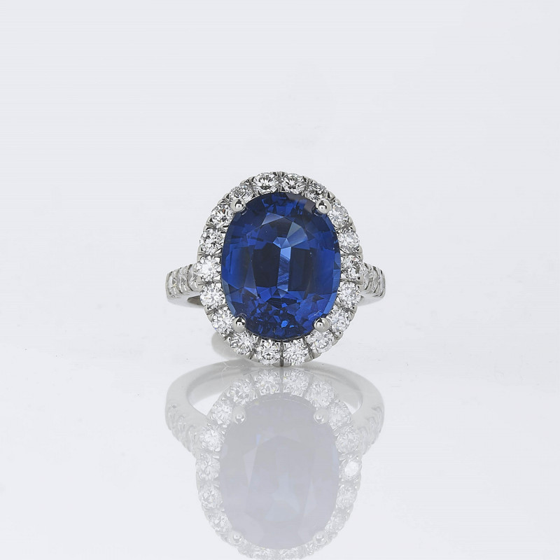 9.37 ct Sapphire &amp; Diamond Ring