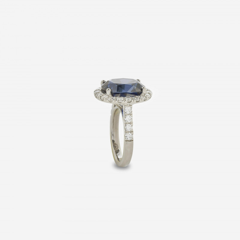 9.37 ct Sapphire &amp; Diamond Ring