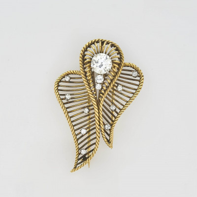 Image for Lot 18K Gold &amp; 2.25 ct Diamond Wire Work Leaf Pin
