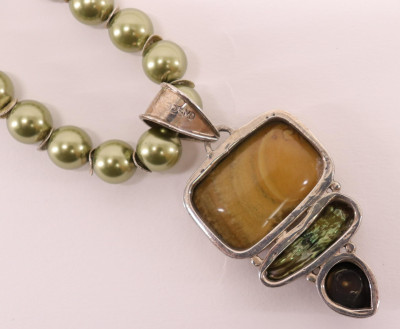 Canyon Jasper and Mother of Pearl Pendant