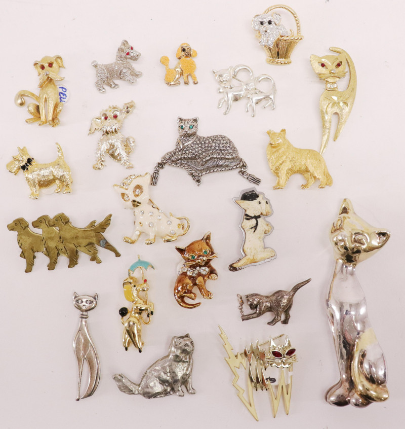 Very Large Group of Vintage Animal Costume Jewelry
