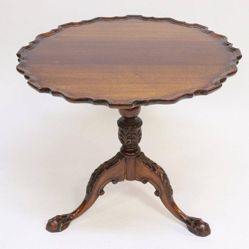Chippendale Style Mahogany Tilt-top Table