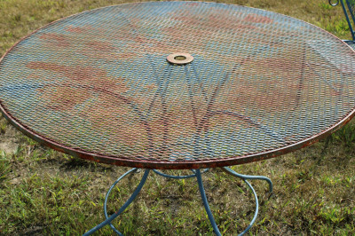 Russell Woodard Round Iron Table/Chairs