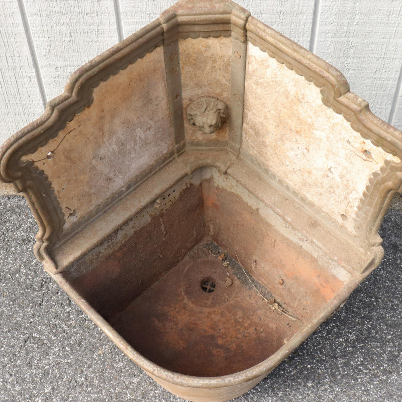 Iron Horse Stall Water Trough