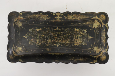 Chinese Export Lacquer &amp; Gilt Decorated Box