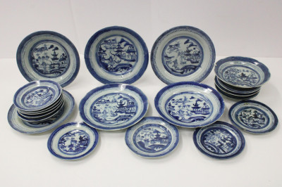 Image for Lot Collection of 22 Canton Export Porcelain Plates
