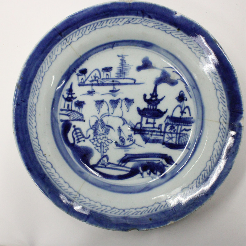 Collection of 22 Canton Export Porcelain Plates