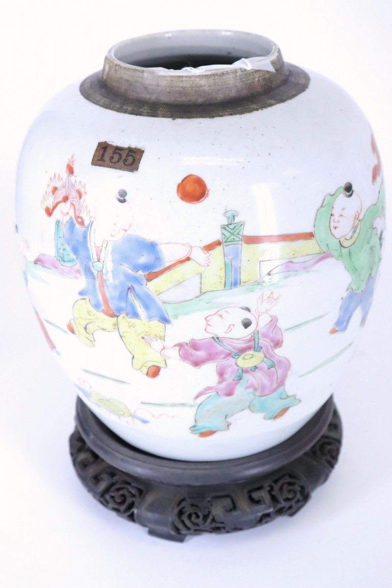 18th-19th century Chinese Boys Jar