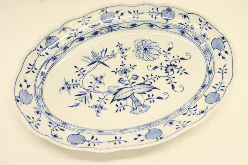 3 Meissen Porcelain Platters, Blue Onion pattern