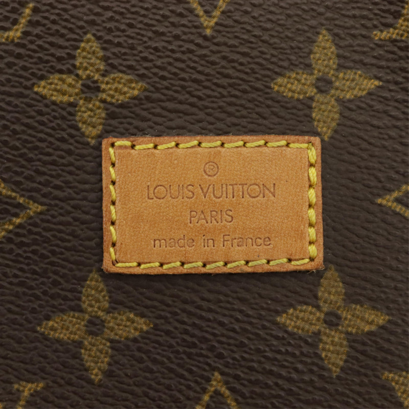 Louis Vuitton Saumur 25
