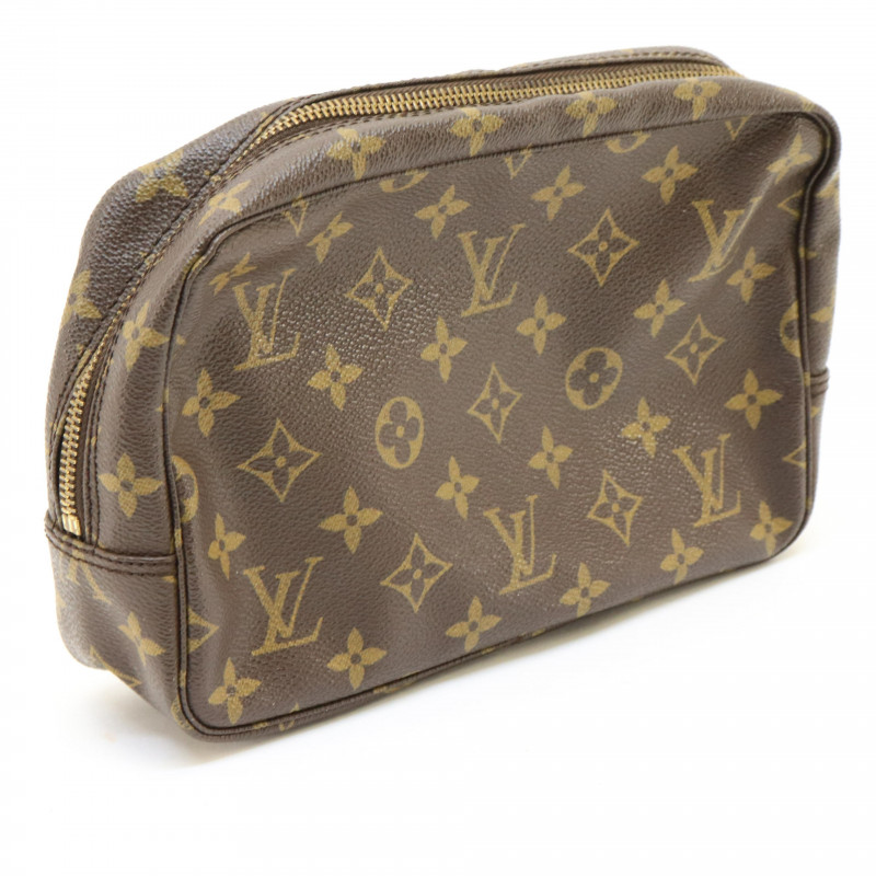 Sold at Auction: Louis Vuitton, Louis Vuitton 'Riviera Damier' MM Bag and  Monogram Key Pouch