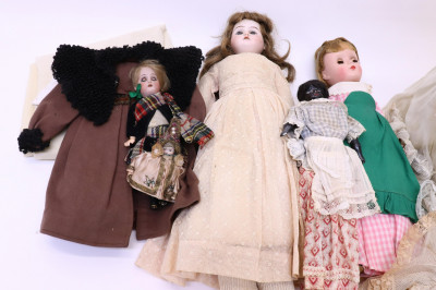 6 Dolls incl bisque head black doll