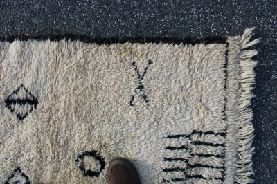 Contemporary Geometric Ivory Shag Carpet 8' x 10'