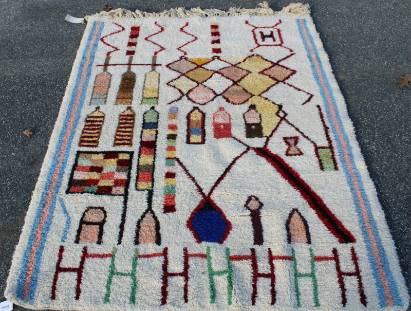 Tribal White Ground Wool Carpet 5' x 8'