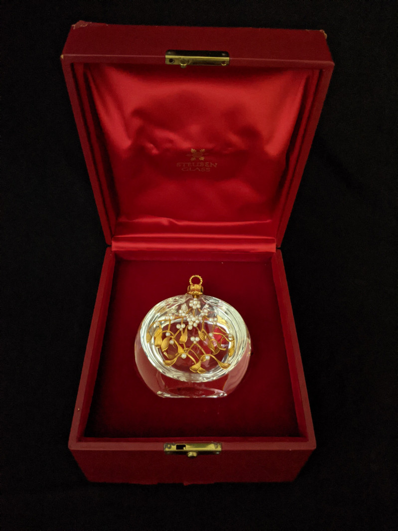 Donald Pollard for Steuben Glass - Mistletoe Christmas Ornament