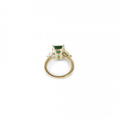 305 ct Emerald Diamond Ring