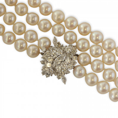 Pearl Necklace with 1056 TCW Clasp