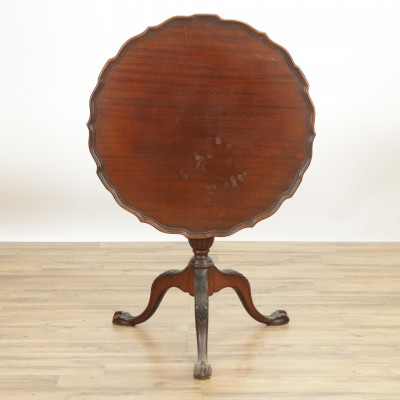 Image for Lot George III Style Mahogany Scalloped TiltTop Table