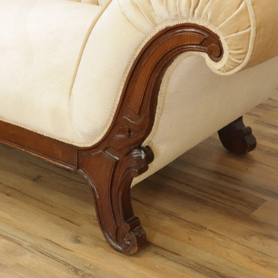 Late Victorian Carved Mahogany Recamier