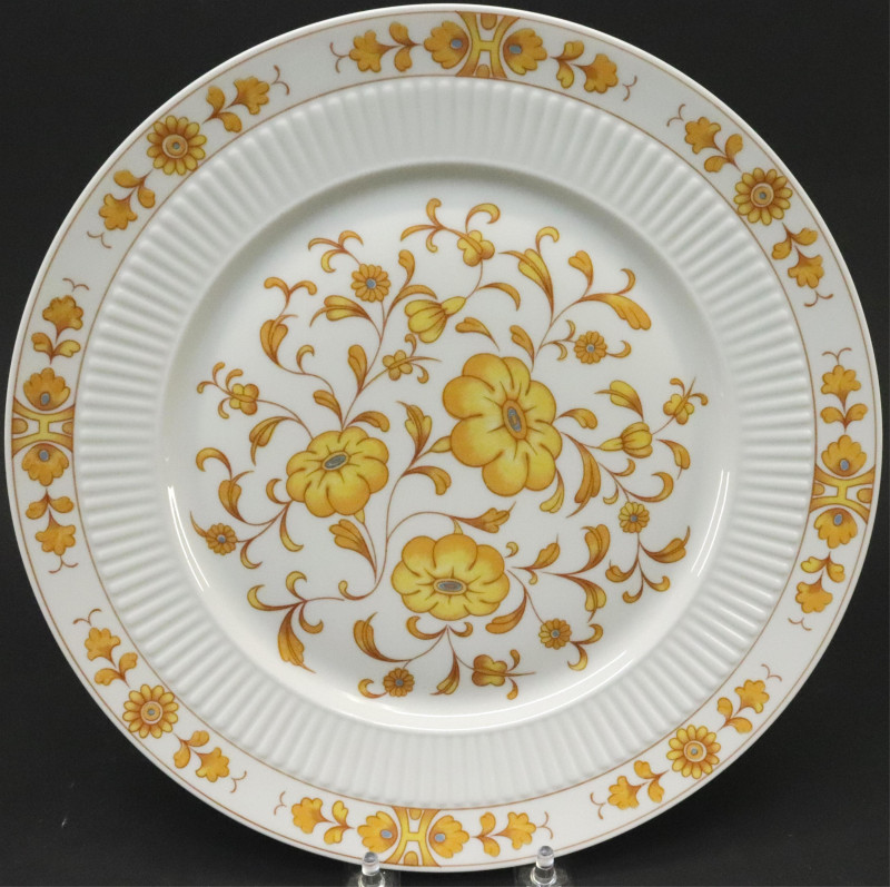 A Raynaud et Cie Limoges Porcelain Dinner Service