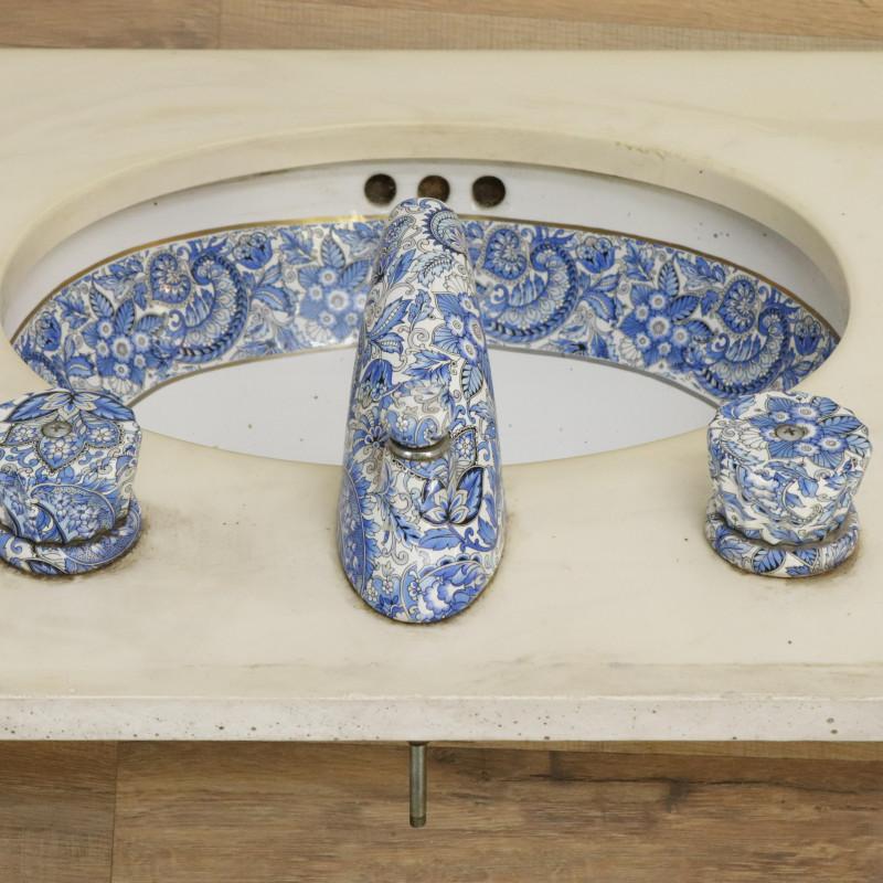 Decorative Blue White Porcelain Sink Faucet
