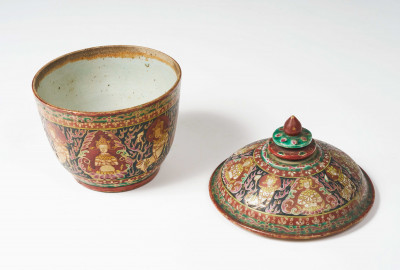 A Thai Benjarong Ceramic Toh Jar Rattanakosin period, 19th century