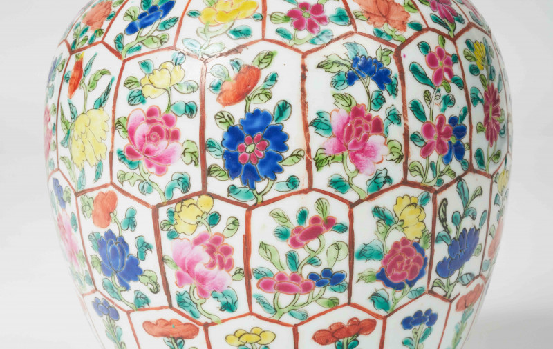 A Chinese Export Ceramic Jar with Floral Motif