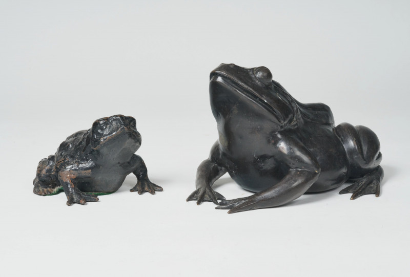 Unknown Makers - Group of 5 frog sculptures