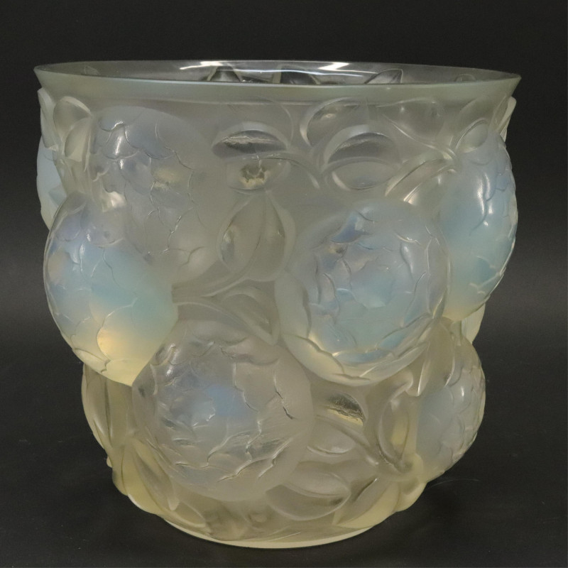 R Lalique Oran Vase