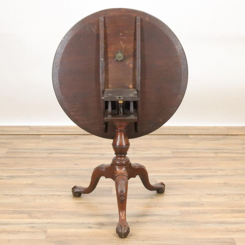18/19C Tilt Top Tea Table With Shell Carved Knees