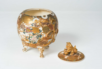 A Kinkozan Satsuma Tripod Jar with Lid