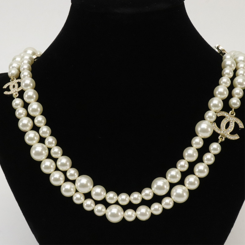 Chanel Faux Pearl & Strass CC Bow Lavalier Necklace - White, Palladium-Plated  Lavalier, Necklaces - CHA886309