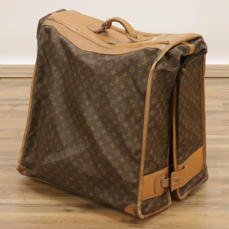 Lot - Vintage Louis Vuitton Large Folding Garment Monogram Bag