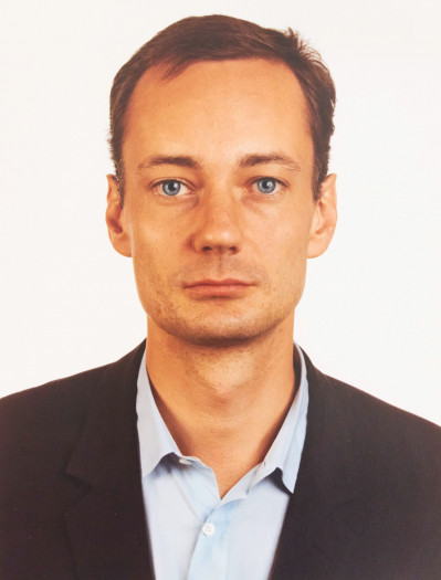 Thomas Ruff - Portrait of Josef Strau (Blue Eyes)