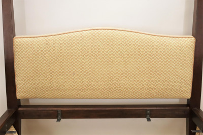 Hepplewhite Style Mahogany Queen Bed