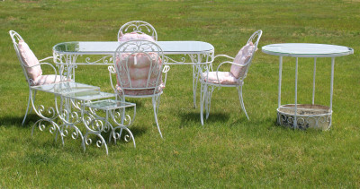Image for Lot White Painted Metal Patio Set