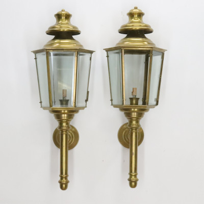 Image for Lot Pair of Large Carriage Lamps