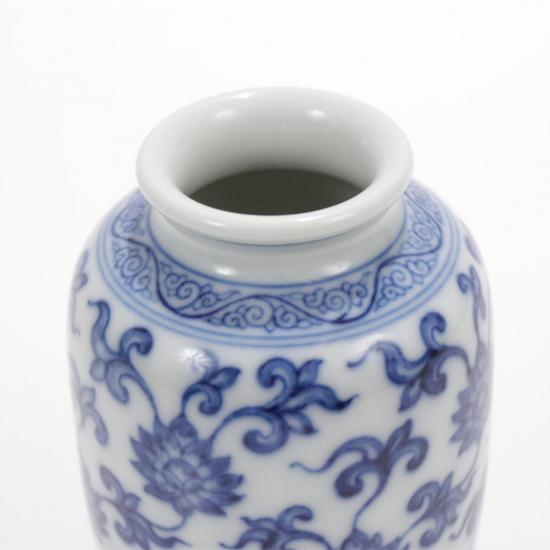 Small Chinese Blue White Vase possibly 18th C